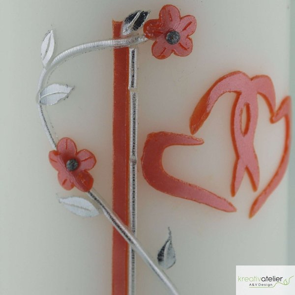 Verlobungsgeschenk, Valentinstagsgeschenk: beeindruckende Kerze mit Blumenranke und Herzen