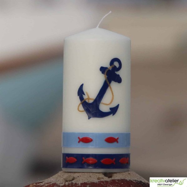 Maritime Kerze mit Anker und Fischen in elfenbein