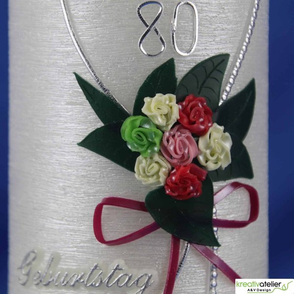 weiße Geburtstagskerze mit Herz und Rosenstrauß, Teelichteinsatz und Perlmutt-Oberfläche