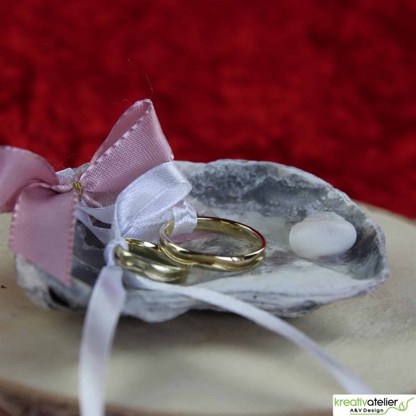 Ringschale Muschel (grau-weiß) mit rosa-weißen Satinbändern